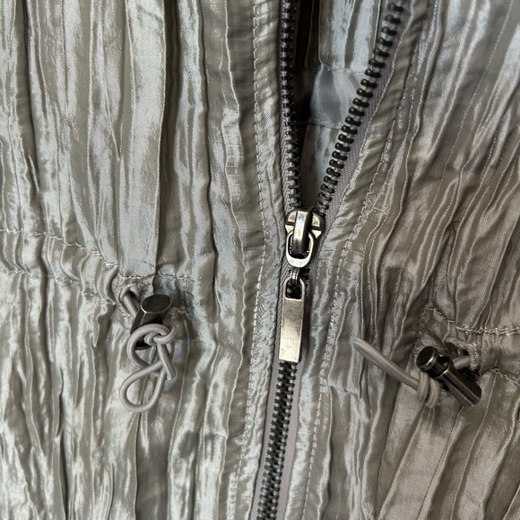 Ruby Red presents this crinkle silver jacket. - Picture 3 of 5